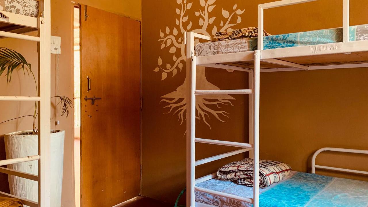 ROOTSVILLA VAGATOR - Longstays, Coworking Backpacker's Hostel Buitenkant foto